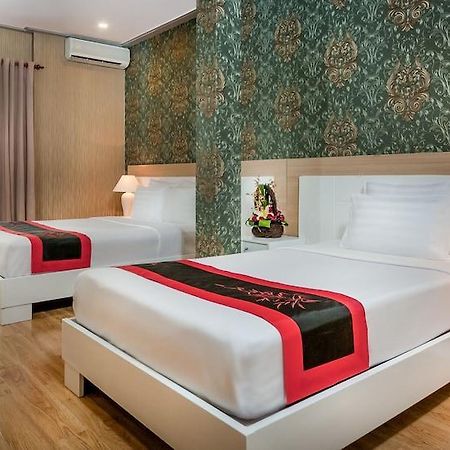 Saga Hotel Хошимин Екстериор снимка