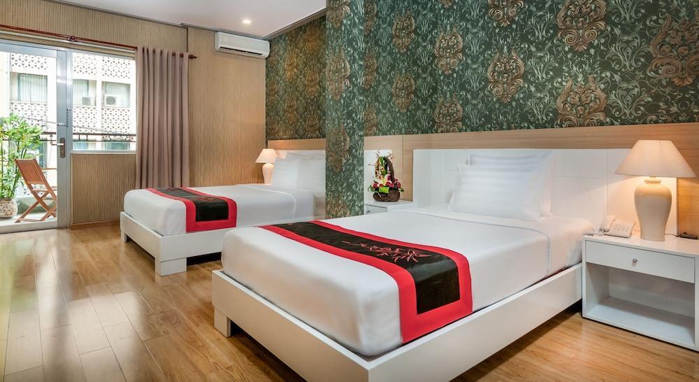 Saga Hotel Хошимин Екстериор снимка
